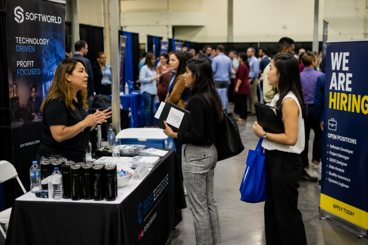 US jobless claims fall to 209,000 as US labour market remains relatively stable